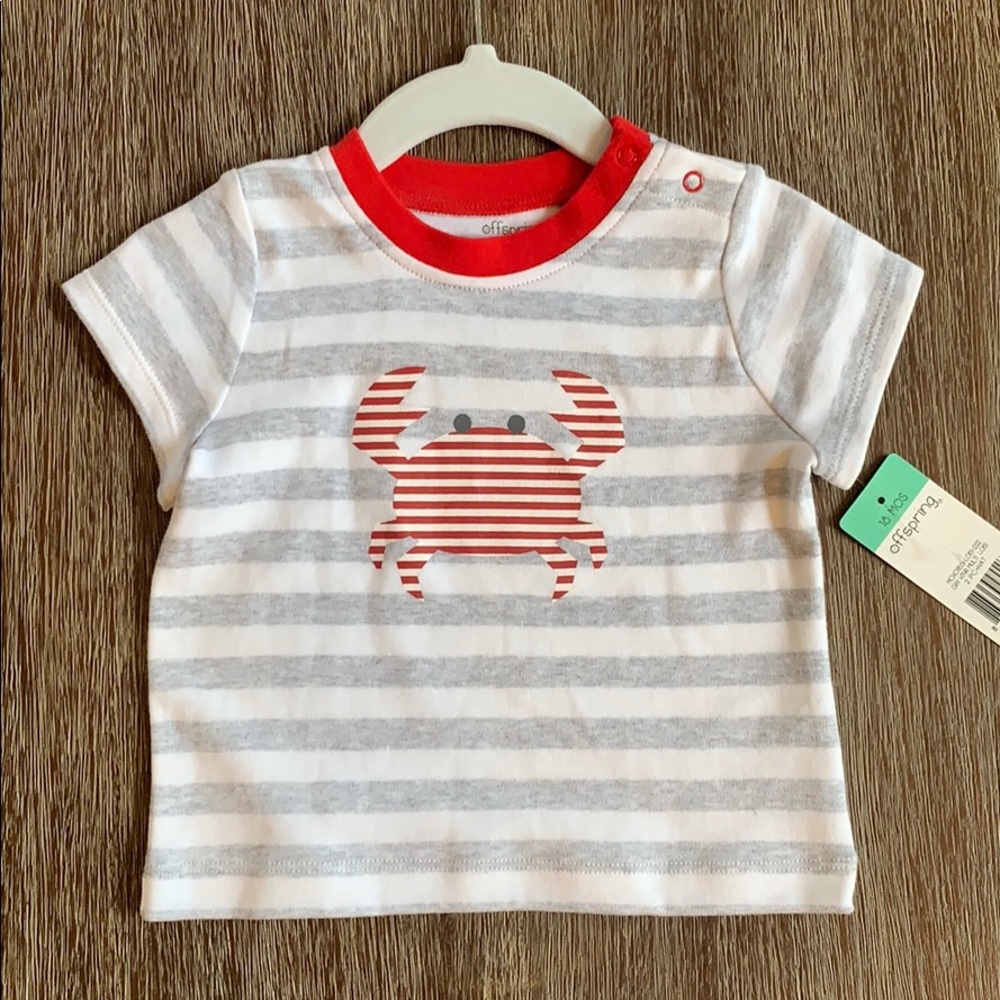 Grey and white crab tee 🦀